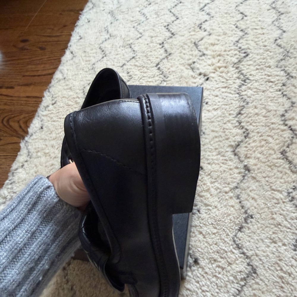 CHANEL Black and Gold Quilted Loafers - Picture 5 of 14